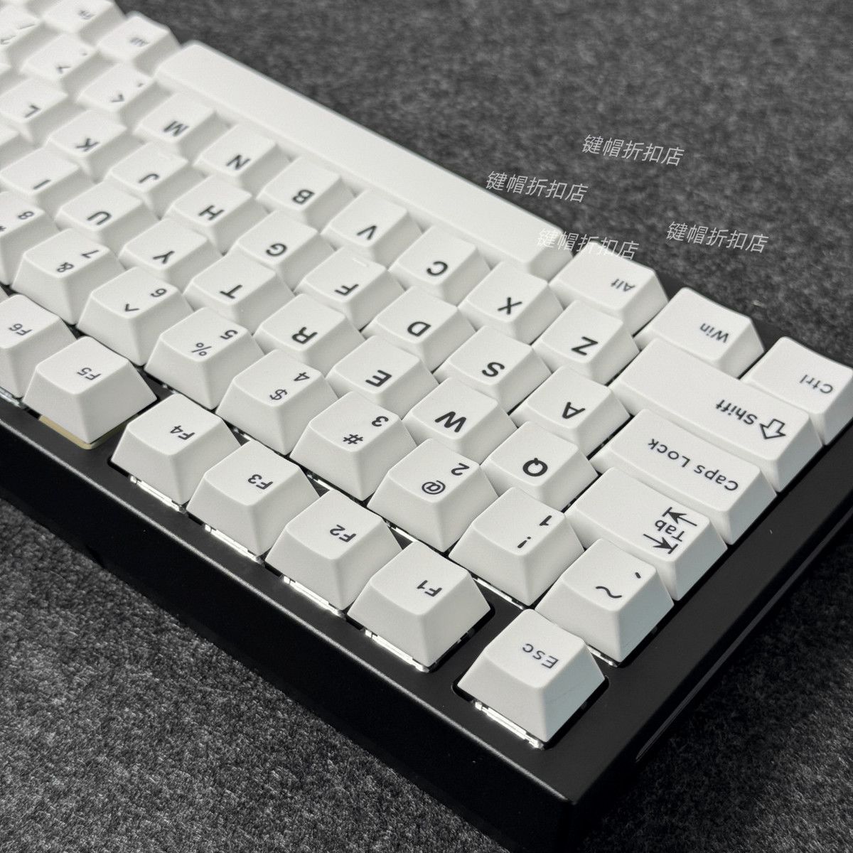 أغطية مفاتيح بيضاء نقية بتصميم - مراجعة Gaming Keyboard Bundle وسعره